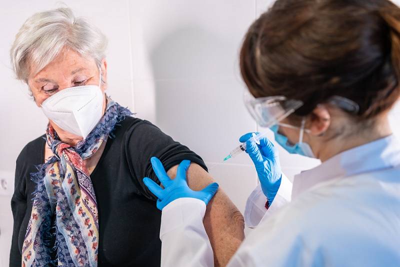 Očkování je bezpečné. Vakcína prochází před uvedením na trh rozsáhlými klinickými testy.