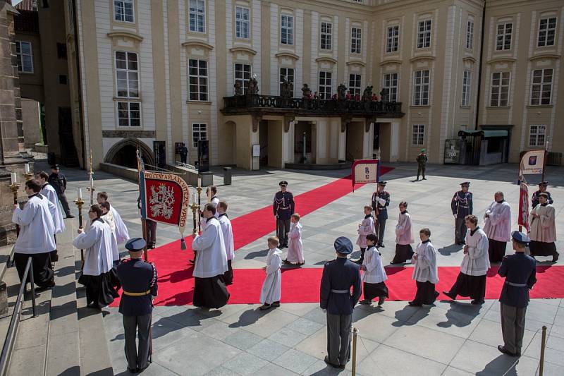 Slavnostní bohoslužba k 700. výročí narození císaře Karla IV. proběhla 14. května v katedrále sv. Víta v Praze. 