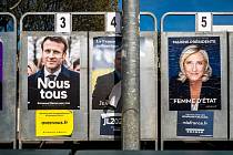 Prezidentské volby ve Francii. Do druhého kola postoupili Emmanuel Macron a Marine Le Penová