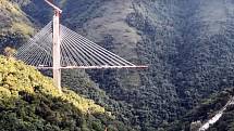 V Kolumbii se zřítil rozestavěný most