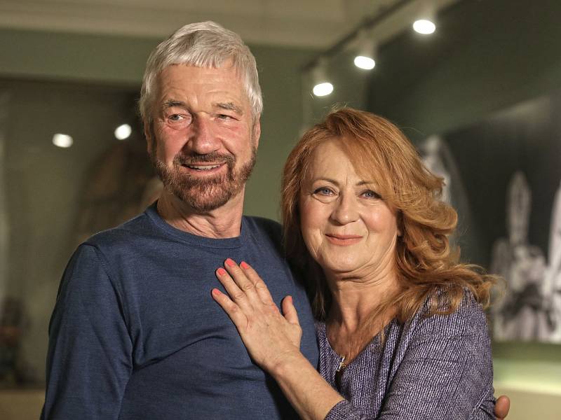 Shirley Valentine slaví rekordních 650 repríz. Herečka Simona Stašová a autor hry Willy Russell v divadle ABC.