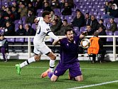 Fiorentina - Tottenham: Dele Alli (vlevo) a Nenad Tomovič
