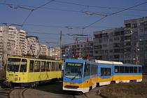 Obyvatelé bulharské metropole Sofie se mohou odedneška vozit v první modernizované tramvaji z dílny české společnosti Inekon Group.