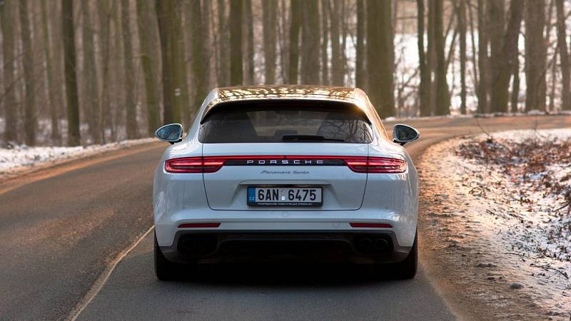 Porsche Panamera Turbo Sport Turismo.