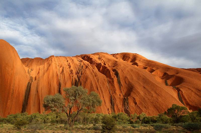 Australská hora Uluru, známá také jako Ayersova skála