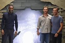 Z premiéry filmu Temná věž - zleva Idris Elba, Matthew McConaughey, Nikolaj Arcel