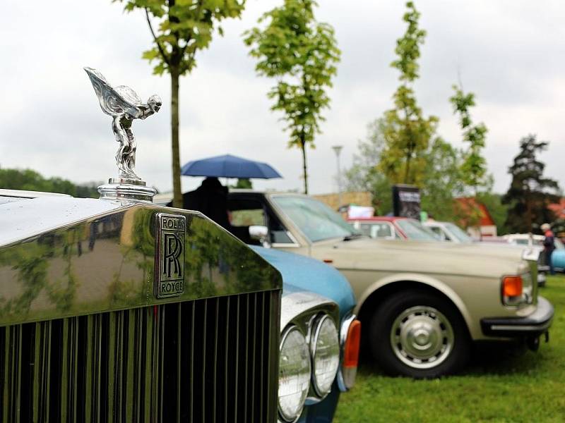 Sraz luxusních vozů Rolls-Royce a Bentley.