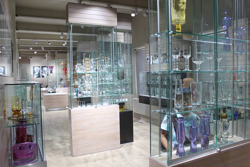 Krásu broušeného bezolovnatého křišťálu si můžete vychutnat v návštěvnickém centru sklárny Moser v Karlových Varech.