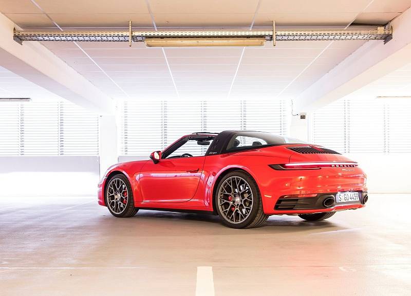 Současná generace Porsche 911 Targa 4S