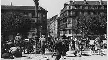 Při osvobozování Lyonu v září 1944 spustili nacističtí odstřelovači z oken palbu do civilistů