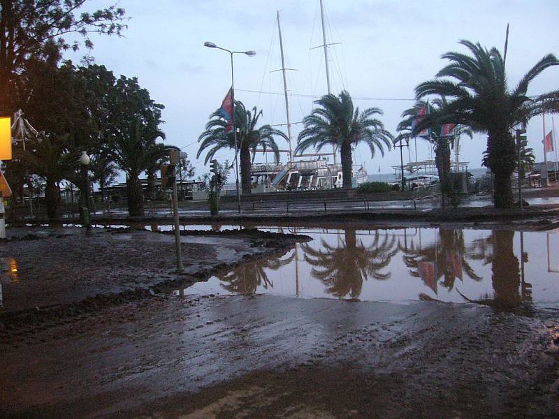 Portugalské město Funchal na Madeiře potopily před deseti lety sesuvy bahna a bleskové povodně