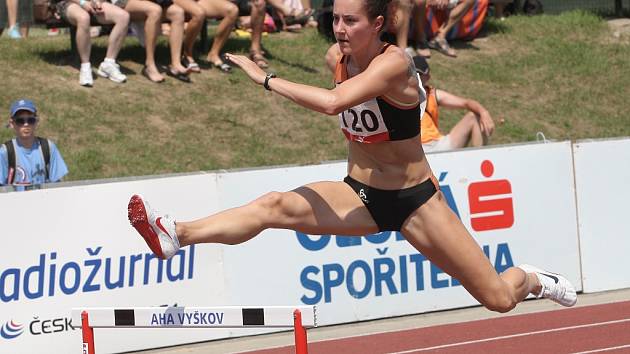 Rosolová excelovala na 400 m př., Maslák vyrovnal český rekord na 200 m -  Deník.cz