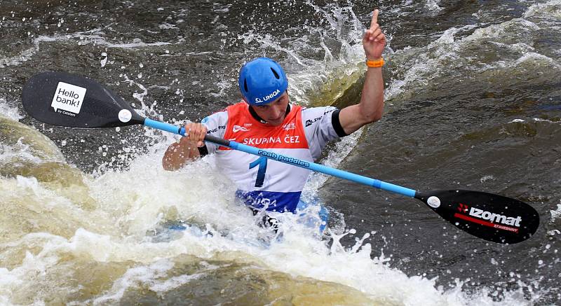 Jiří Prskavec se raduje z vítězství v Troji