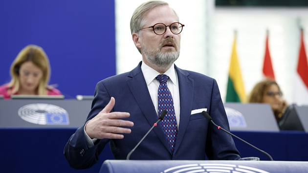Český premiér Petr Fiala při projevu v Evropském parlamentu 6. června 2022