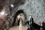 Dělostřelecká tvrz Stachelberg ukrývá to nejzajímavější v podzemí. Návštěvníci zde uvidí soustavu 3,5 kilometru chodeb až 50 metrů pod povrchem v podobě, v jaké zůstala během výstavby.