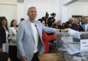 Starosta Ankary Mansur Yavas hlasuje v místních volbách, 31. 3. 2024