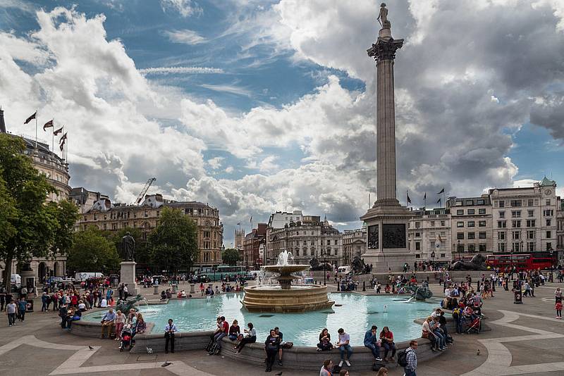 Rozmanitost a skvělá gastronomie - to jsou přednosti, které vystřelily Londýn mezi top destinace roku 2022, seznam připravil portál TripAdvisor. Na snímku náměstí Trafalgar Square.