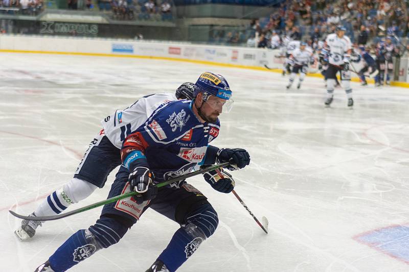 První kolo TELH dnes hostí Rocknet aréna v Chomutově toho času v pronájmu pro Rytíře Kladno, které hostí Vítkovice a po druhé třetině je stav 0:1. (10.9.2021)