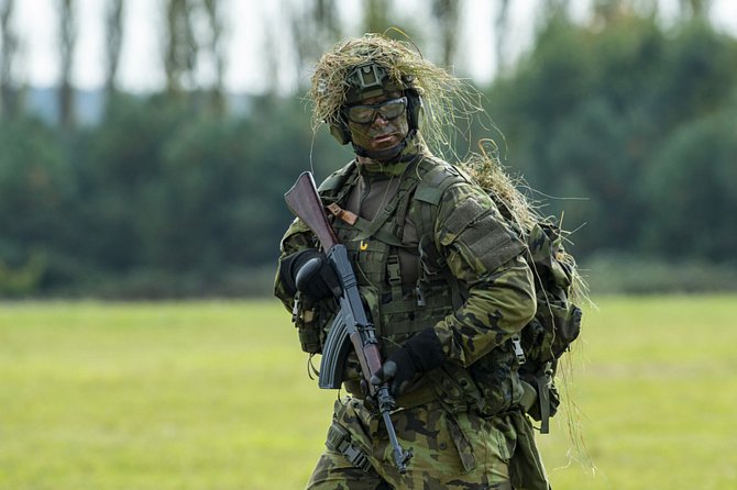 Výcvik vojáků Aktivní zálohy Teritoriálních sil Armády ČR, 12. října 2022, areál kasáren 15. ženijního pluku, Bechyně na Táborsku.