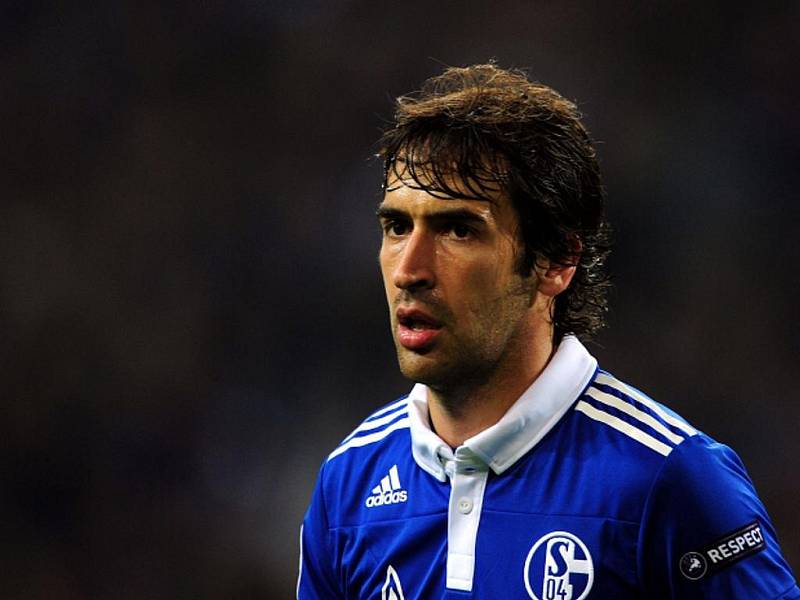 Hvězda Schalke Raúl Gonzalez.