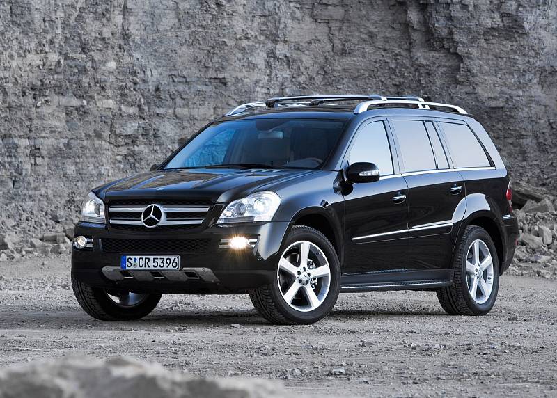 Mercedes-Benz GL 420 CDI (2008). Výkon: 225 kW. Cena: 415 000 Kč