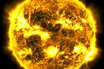 Sluneční aktivitu (skvrny, erupce a výrony koronální hmoty) řídí magnetické pole Slunce
