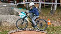 Tanvaldské slavností. Pro děti byla připravena překážková cyklistická dráha.