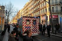 Neznámý útočník postřelil a pobodal ve francouzkém Marseille několik lidí