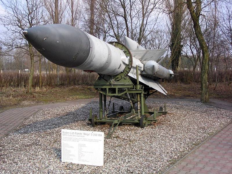 sovětská raketa S-200