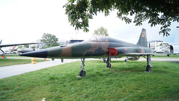 „Československá“ F-5E stojí dodnes v Leteckém muzeu Kbely