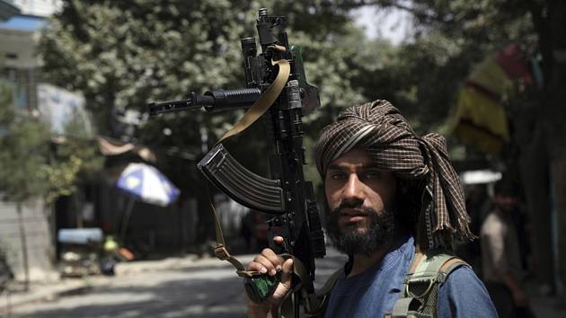Bojovník Tálibánu v Kábulu
