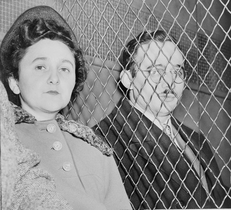 Julius a Ethel Rosenbergovi před soudem