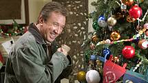 Tim Allen a Vánoce k sobě v USA patří asi jako u nás Štědrý den a Popelka. Psal se rok 2004 a diváky po celém světě bavila komedie Vánoce naruby.