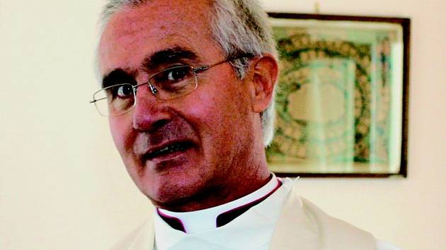 PODEZŘELÝ KNĚZ. Nunzio Scarano dohlížel na vatikánský majetek. Nyní je podle právníků ve vězení papežského státu. 