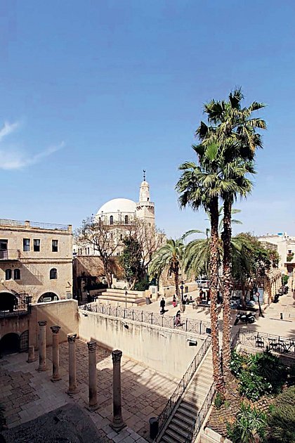 SYNAGOGA CHURVA Obklopují ji starořímské památky i náměstí s jeruzalémskou židovskou čtvrtí