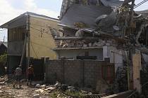 Zničené budovy místního letoviska po ruských raketových útocích v Oděské oblasti na Ukrajině na snímku z 18. srpna 2022
