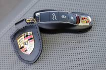 Klíč od vozu značky Porsche