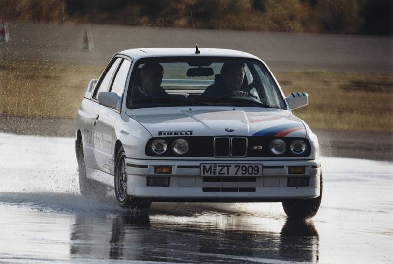 Dobové fotografie z historie značky BMW v Československu