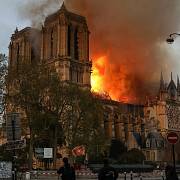 V Paříži hořela katedrála Notre-Dame