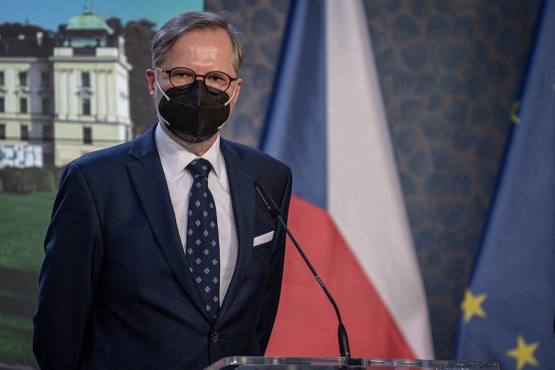 Premiér Petr Fiala (ODS) na tiskové konferenci po prvním zasedání vlády, 17. prosince 2021 v Praze.