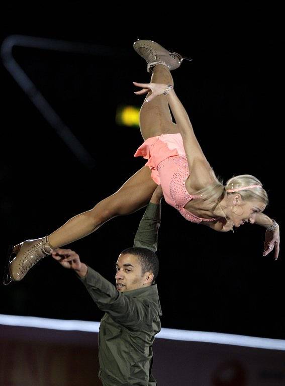 Německý pár Aliona Savčenková a Robin Szolkowy.