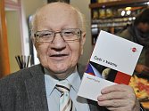 Ve věku 85 let zemřel publicista a spisovatel Karel Pacner (na snímku z 10. listopadu 2011)