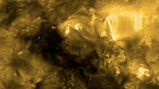 ESA zveřejnila první snímky Slunce pořízené sondou Solar Orbiter
