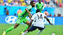 Francie - Nigérie: John Obi Mikel a Blaise Matuidi 