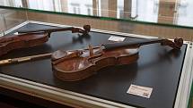 Nejsou housle jako housle. Tyhle z r. 1730 vyrobil Francesco Grancini a stojí miliony korun. Kolik přesně, to se ještě ukáže