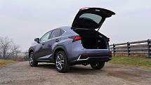 Lexus NX 300h.