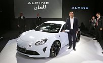 Carlos Ghosn při představení konceptu sportovního automobilu Alpine Renault Vision v únoru 2016.