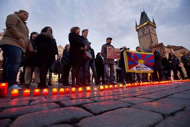 Pietní shromáždění u příležitosti výročí únorového komunistického převratu uspořádala platforma Bezkomunistů.cz 25. února na Staroměstském náměstí v Praze.