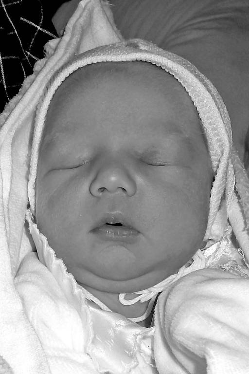 Maximilian Georg Sternberg, 4. 2. 2008, 47 cm, 2630 g, VFN, U Apolináře