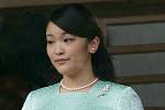 Japonská princezna Mako se kvůli svatbě s neurozeným mužem musí vzdát svého titulu.